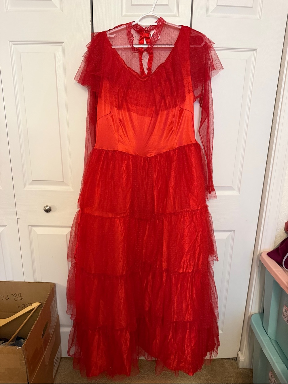 Beetlejuice Lydia Adult Red Wedding Dress Costume - Picture 4 of 13